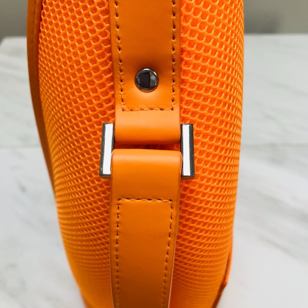 Veuve Clicquot Insulated Bottle Holder - Picture 9 of 13
